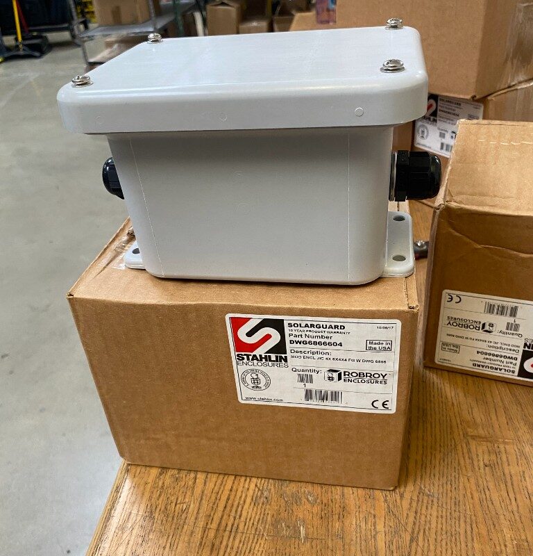 Stahlin SolarGuard 6x4x4 NEMA 4X Fiberglass Junction Box (DWG6866604)